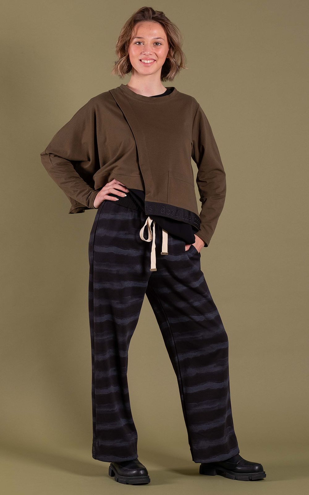 Brie Pants product photo.