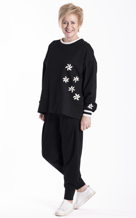 Nalla Pants product photo.