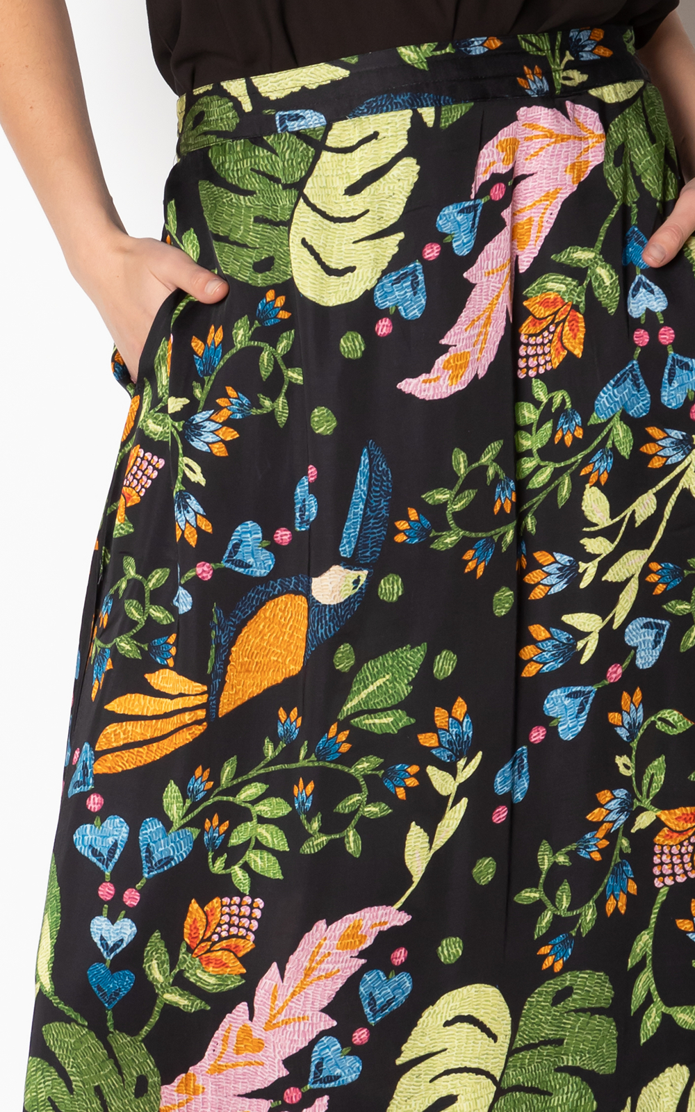 Gijon Skirt product photo.