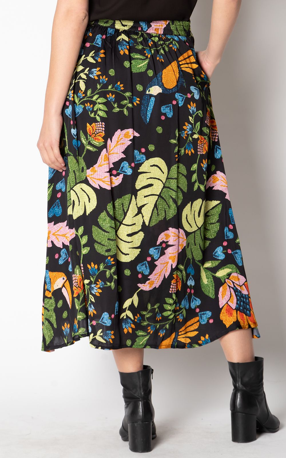 Gijon Skirt product photo.