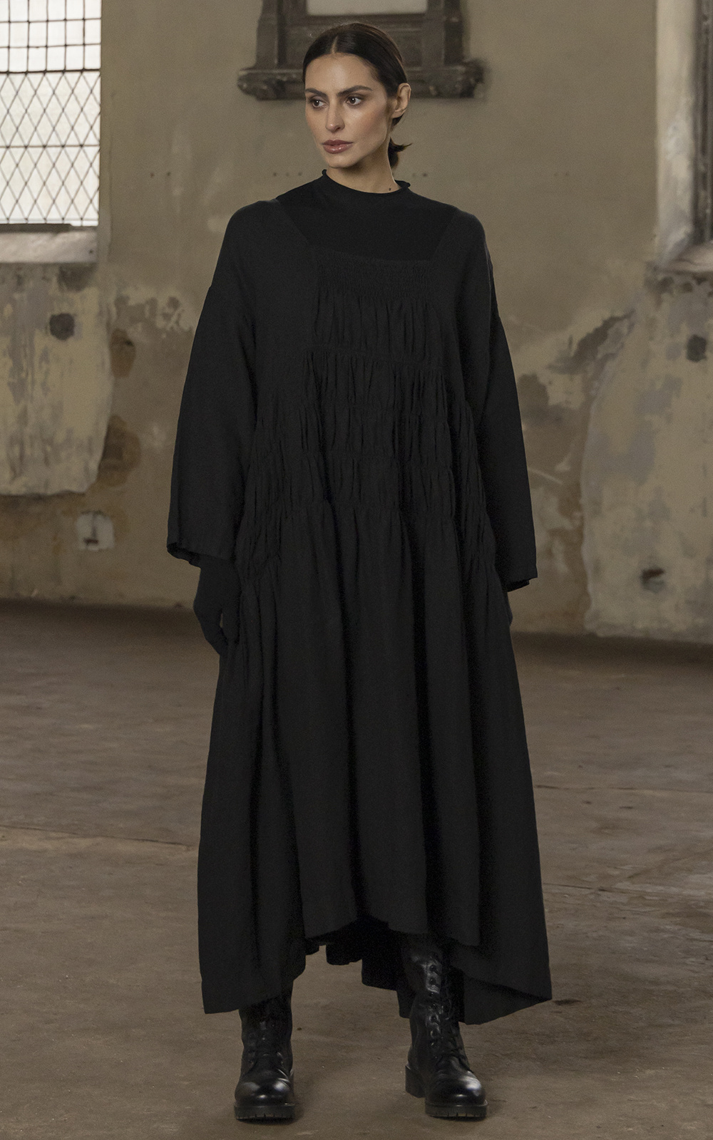 Helena Dress Long Linen product photo.