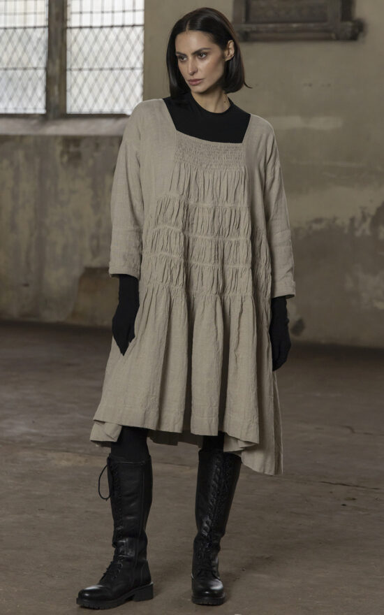 Helena Dress Short Linen product photo.