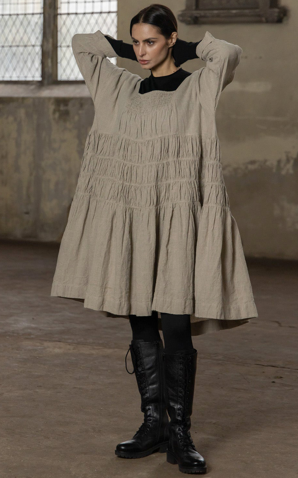 Helena Dress Short Linen product photo.