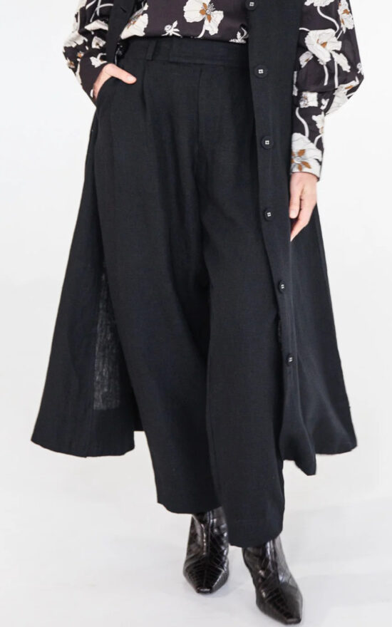 Hendric Pant product photo.