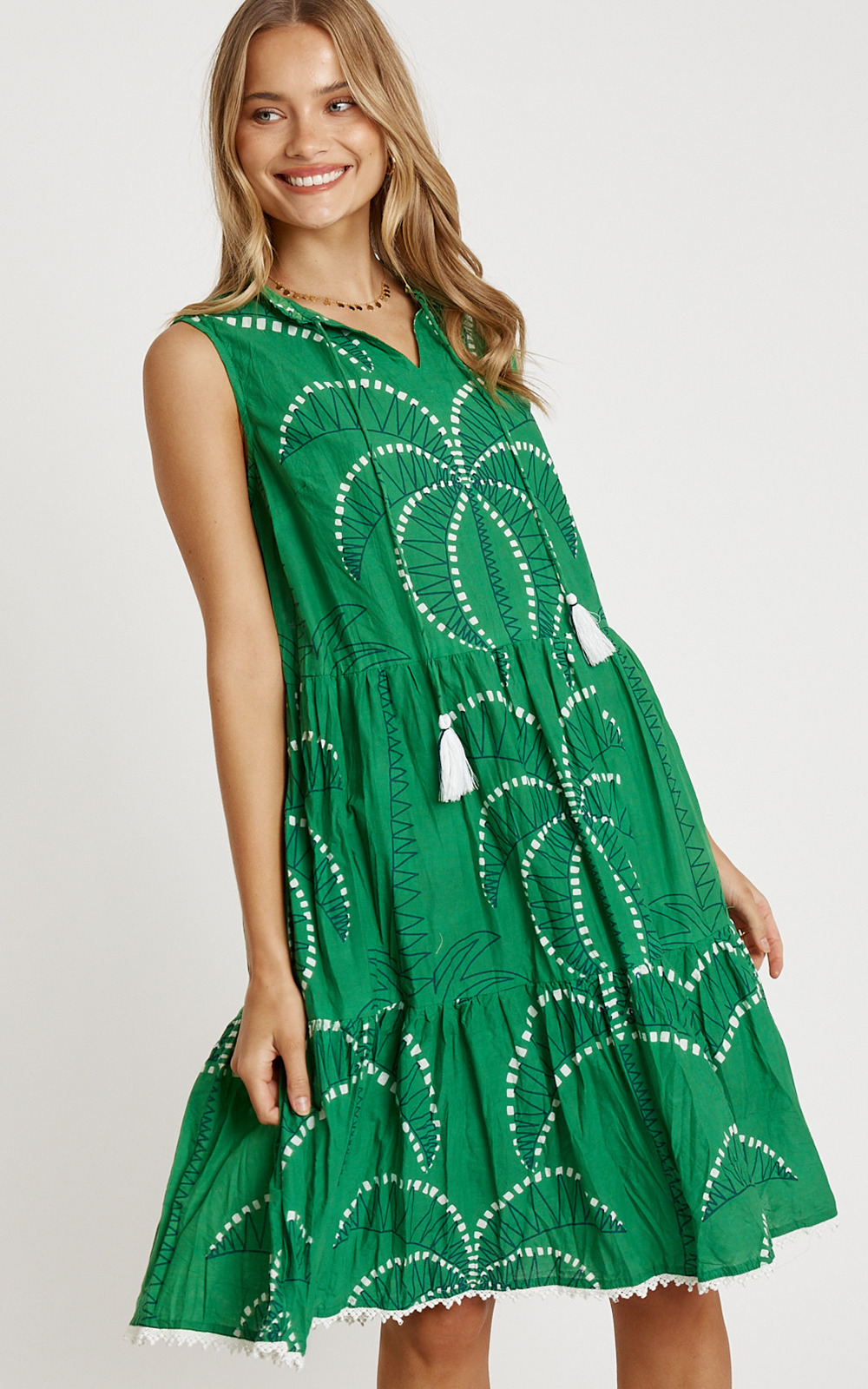 Idalia Sleevless Dress product photo.