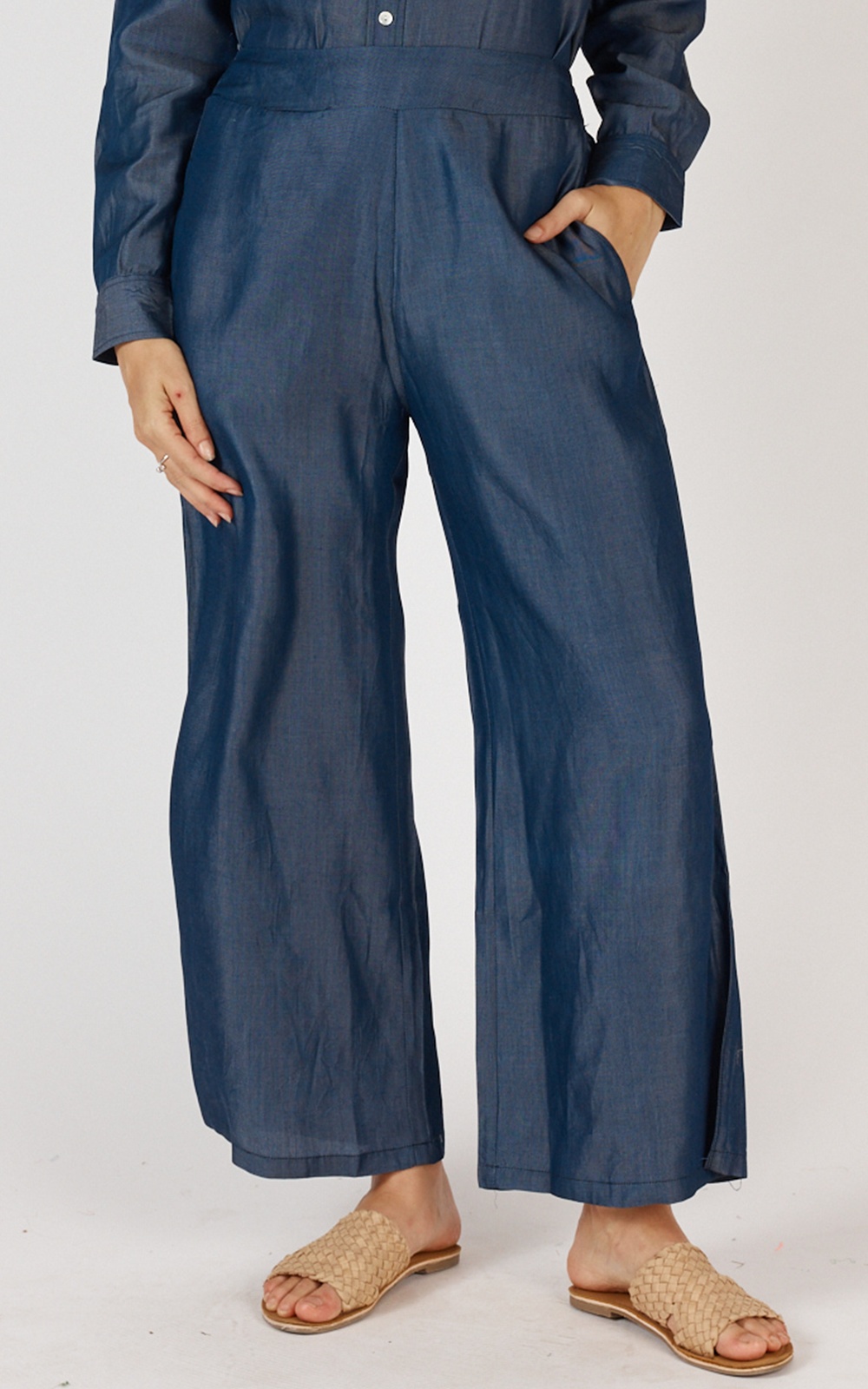 Jonson Pant product photo.