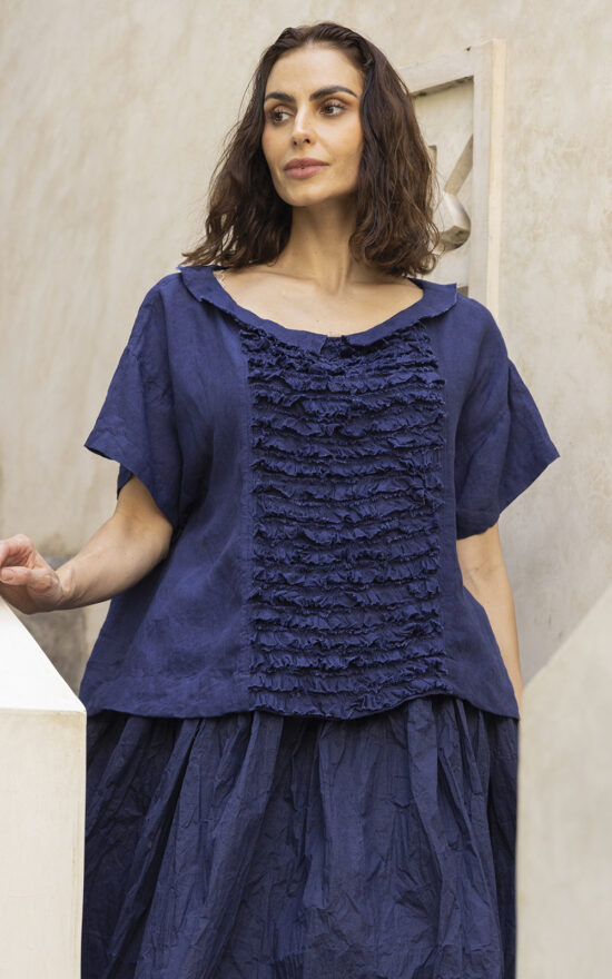 Jua Top Linen product photo.