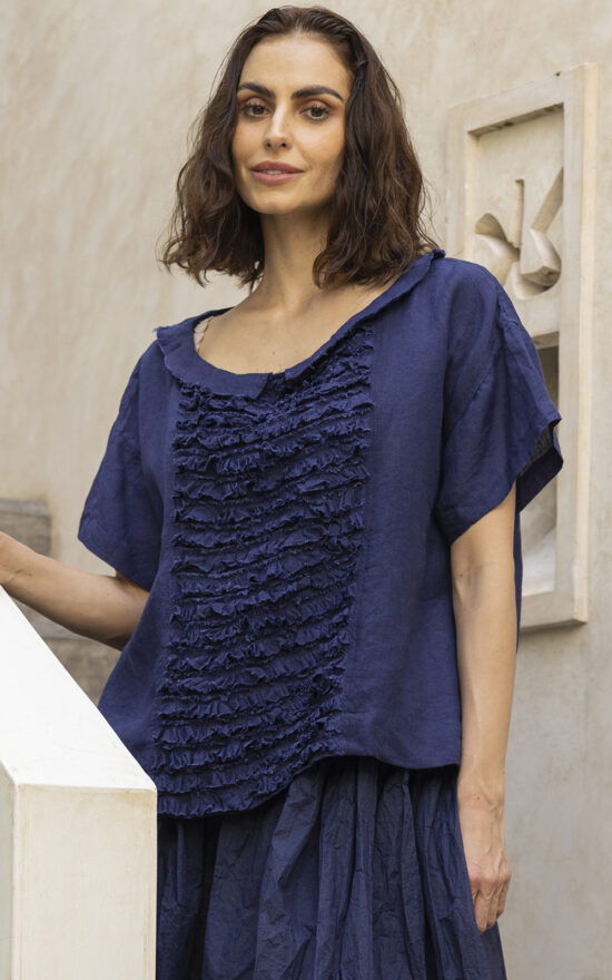 Jua Top Linen product photo.