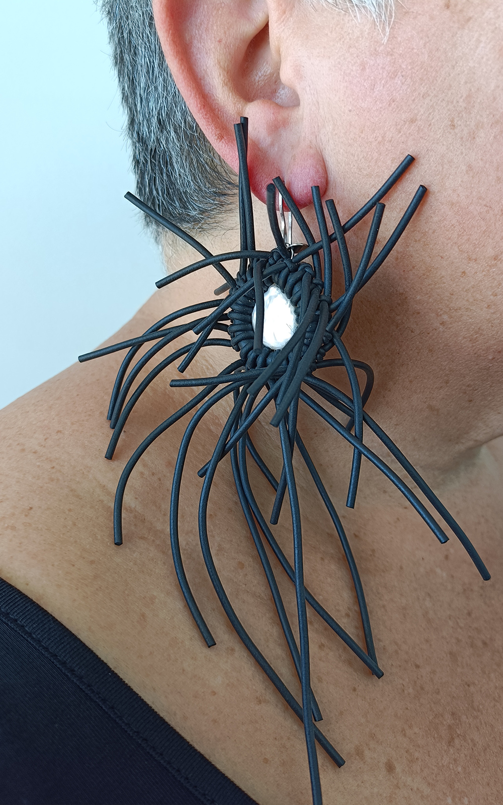 Kabuki Pearl Earrings product photo.