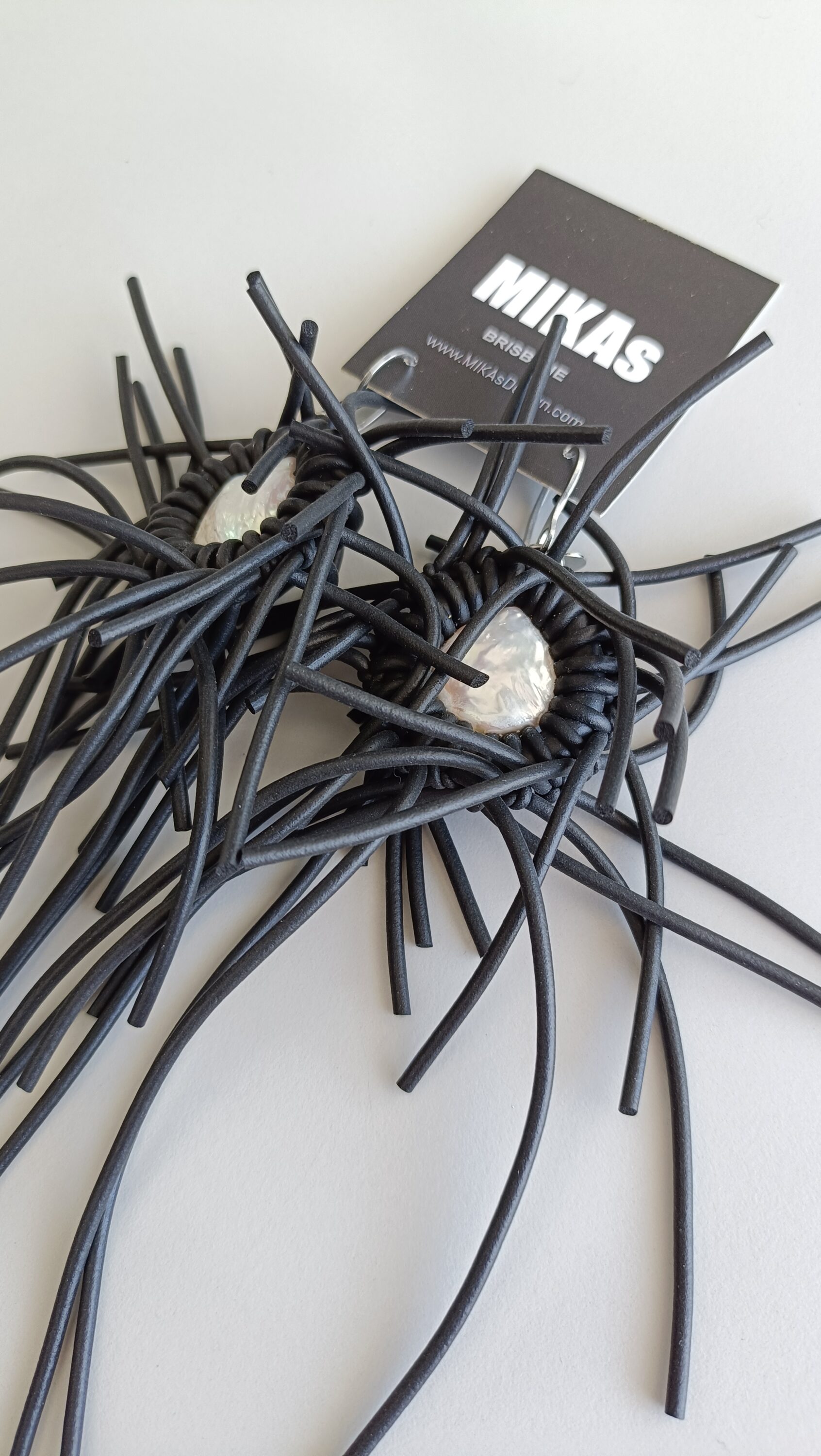 Kabuki Pearl Earrings product photo.