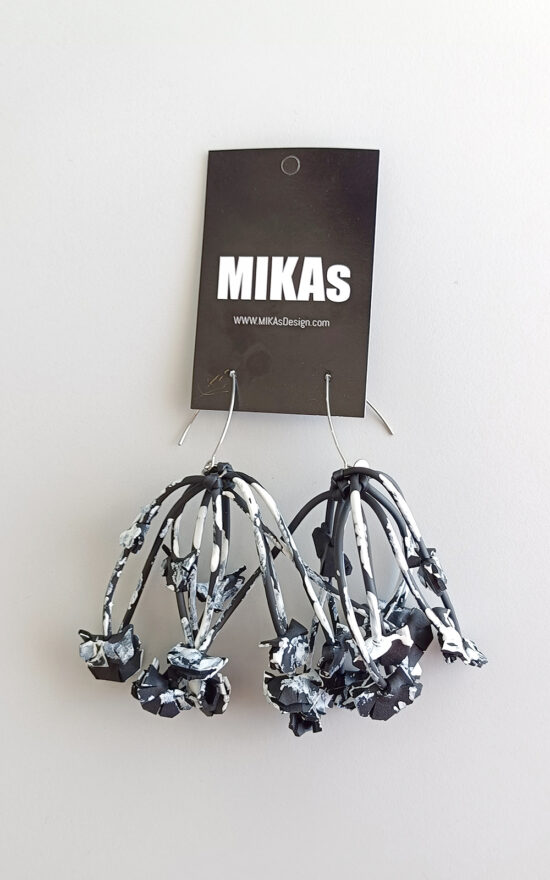 Kanzashi Earrings product photo.