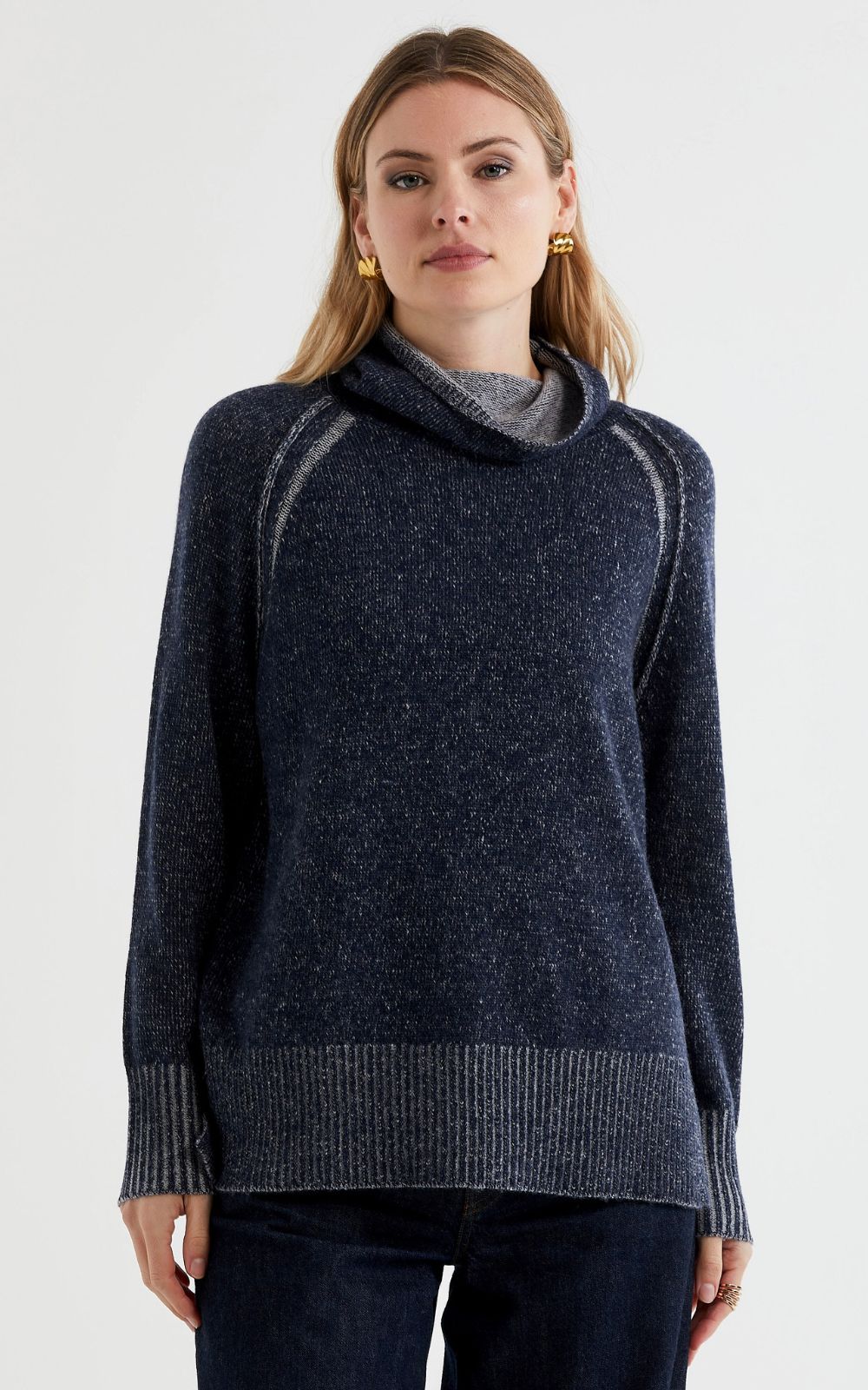Two Tone Rollneck product photo.