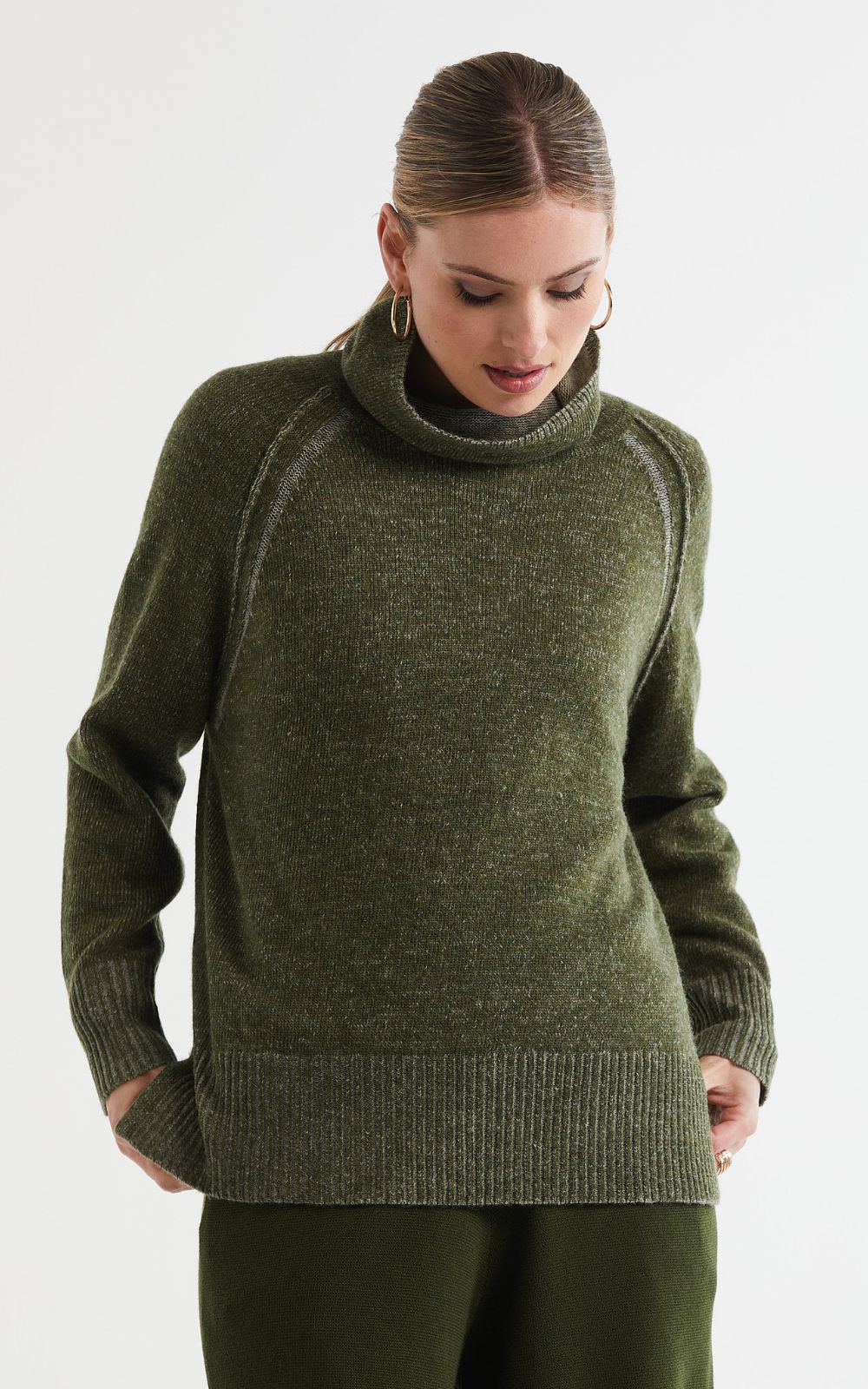 Two Tone Rollneck product photo.