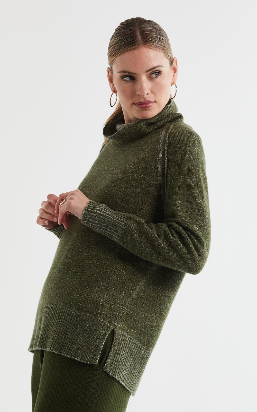 Two Tone Rollneck product photo.
