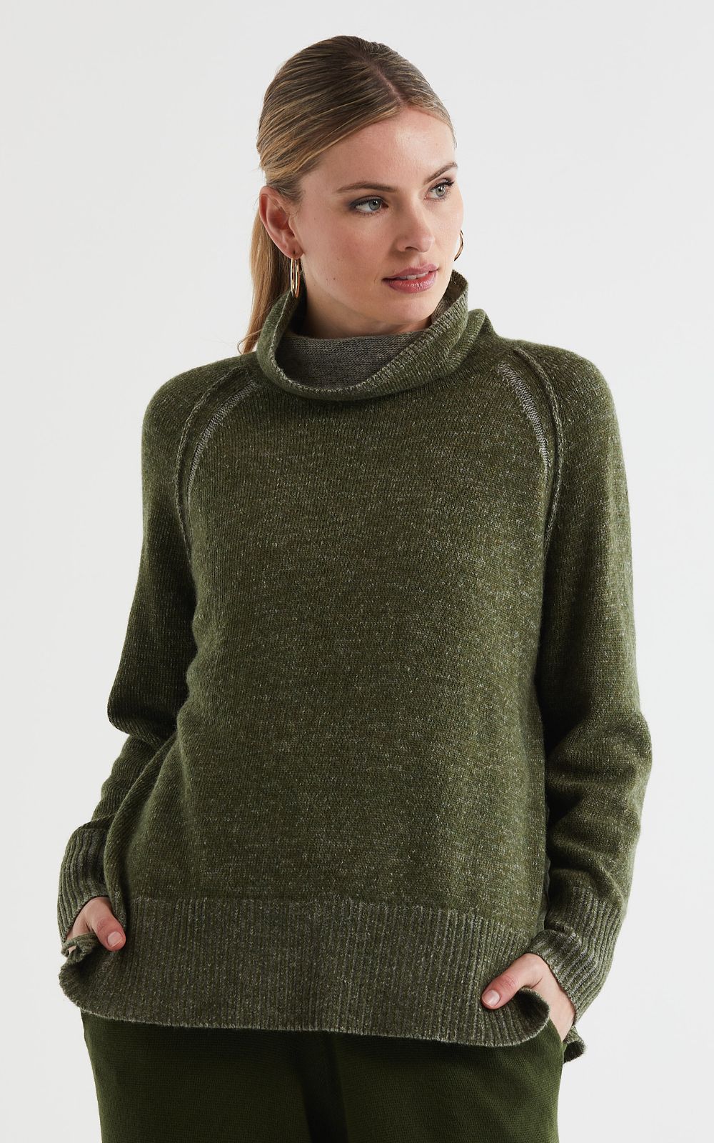 Two Tone Rollneck product photo.