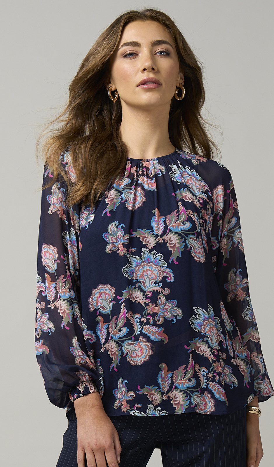 Chelsea Top product photo.
