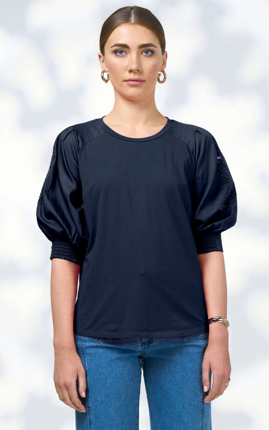 Calli Top product photo.