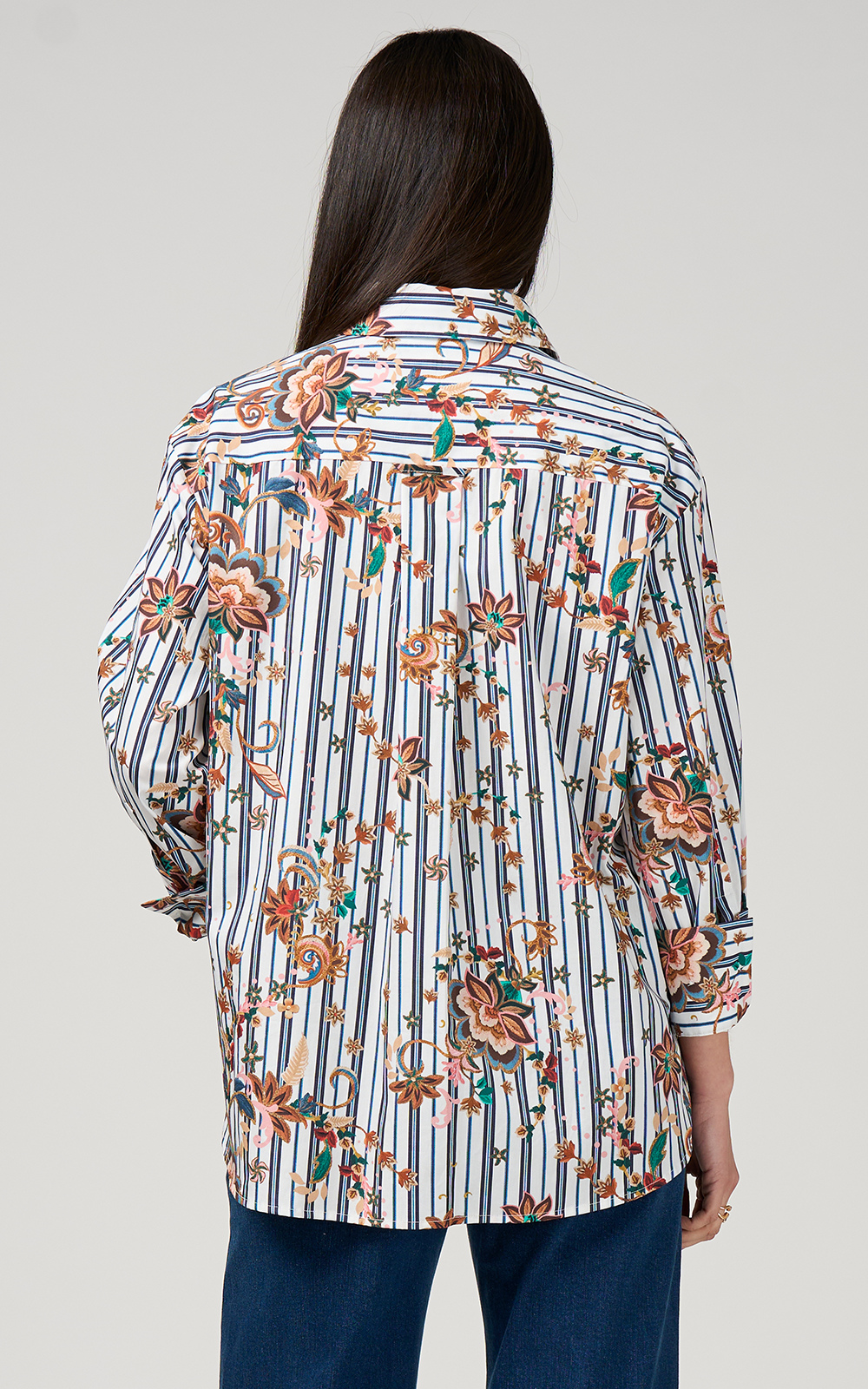 Louis Shirt product photo.