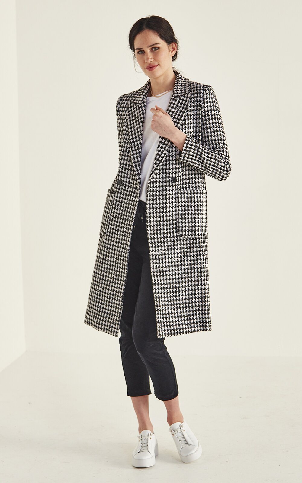 Jude Coat product photo.