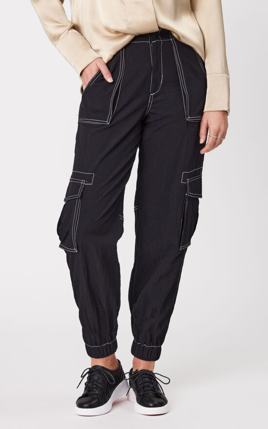 Dee Pant product photo.