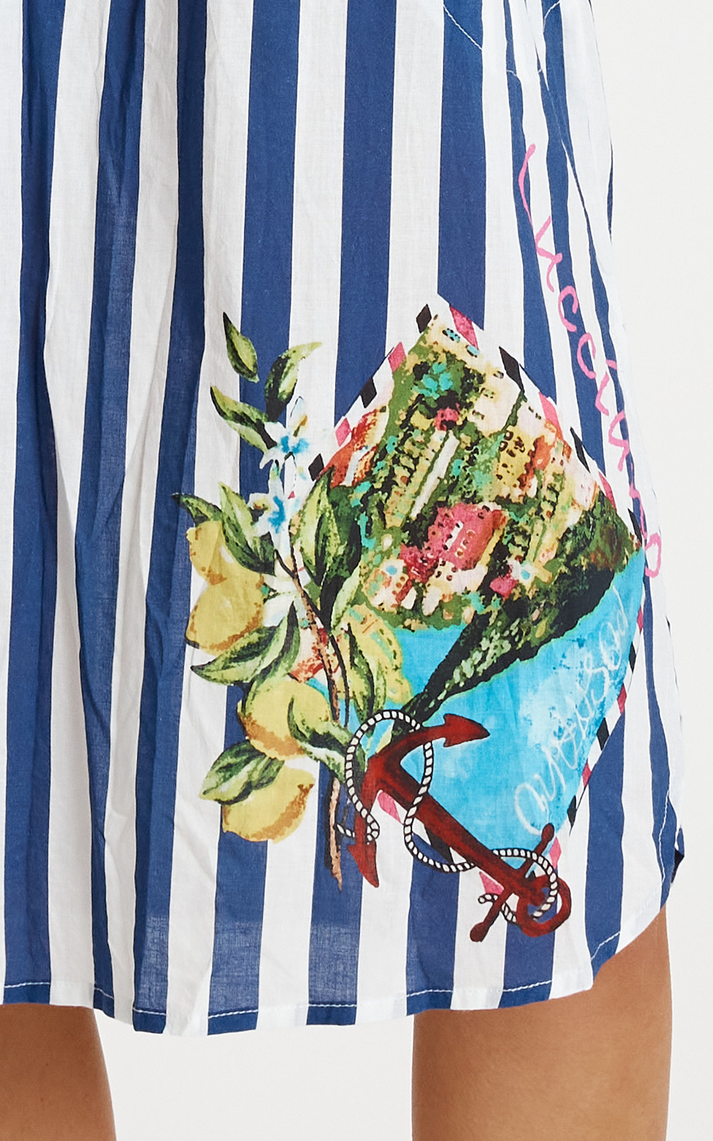 Lucciano Kaftan product photo.