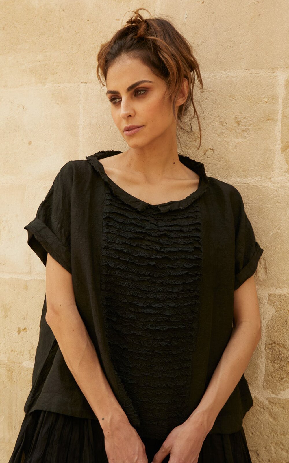 Luna Top In Linen And Lace product photo.