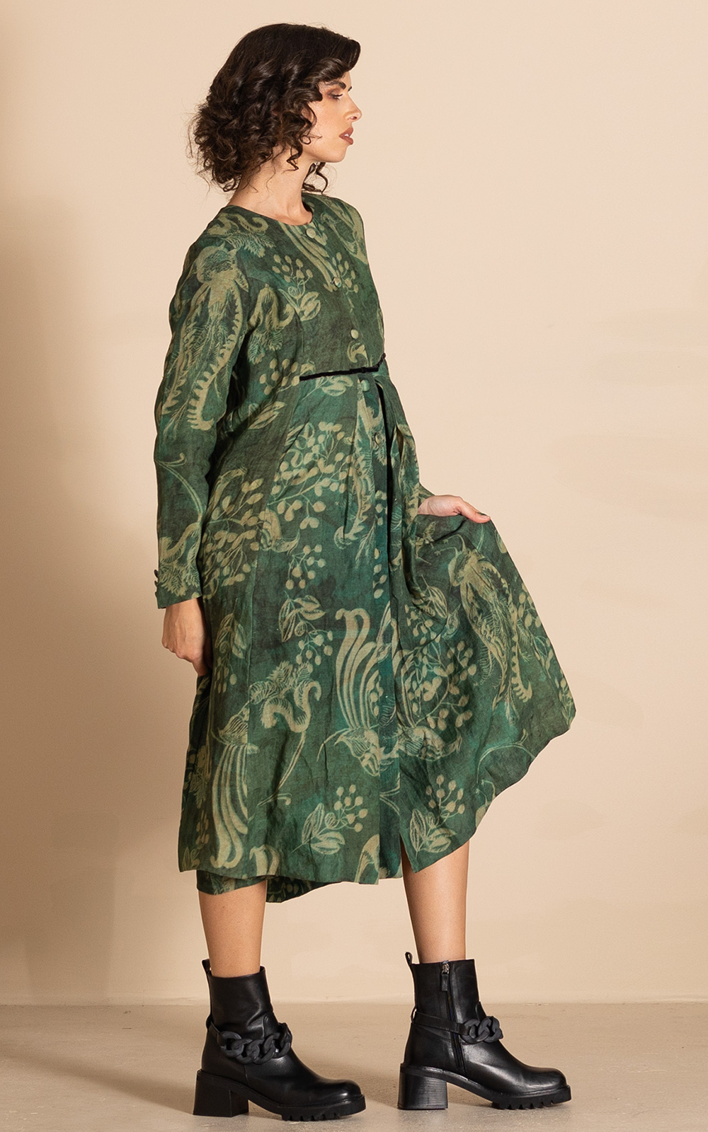 Heirloom Lyrebird Duelling Coat product photo.