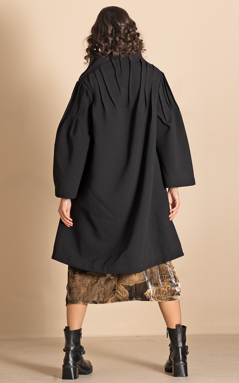 Dublin Tuck Coat product photo.