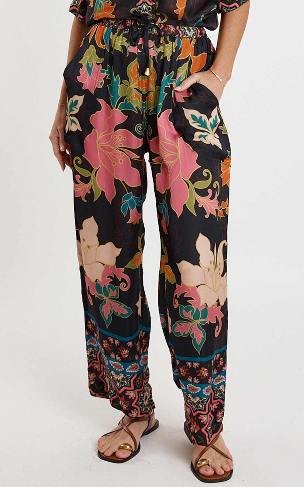 Marquis Pant product photo.