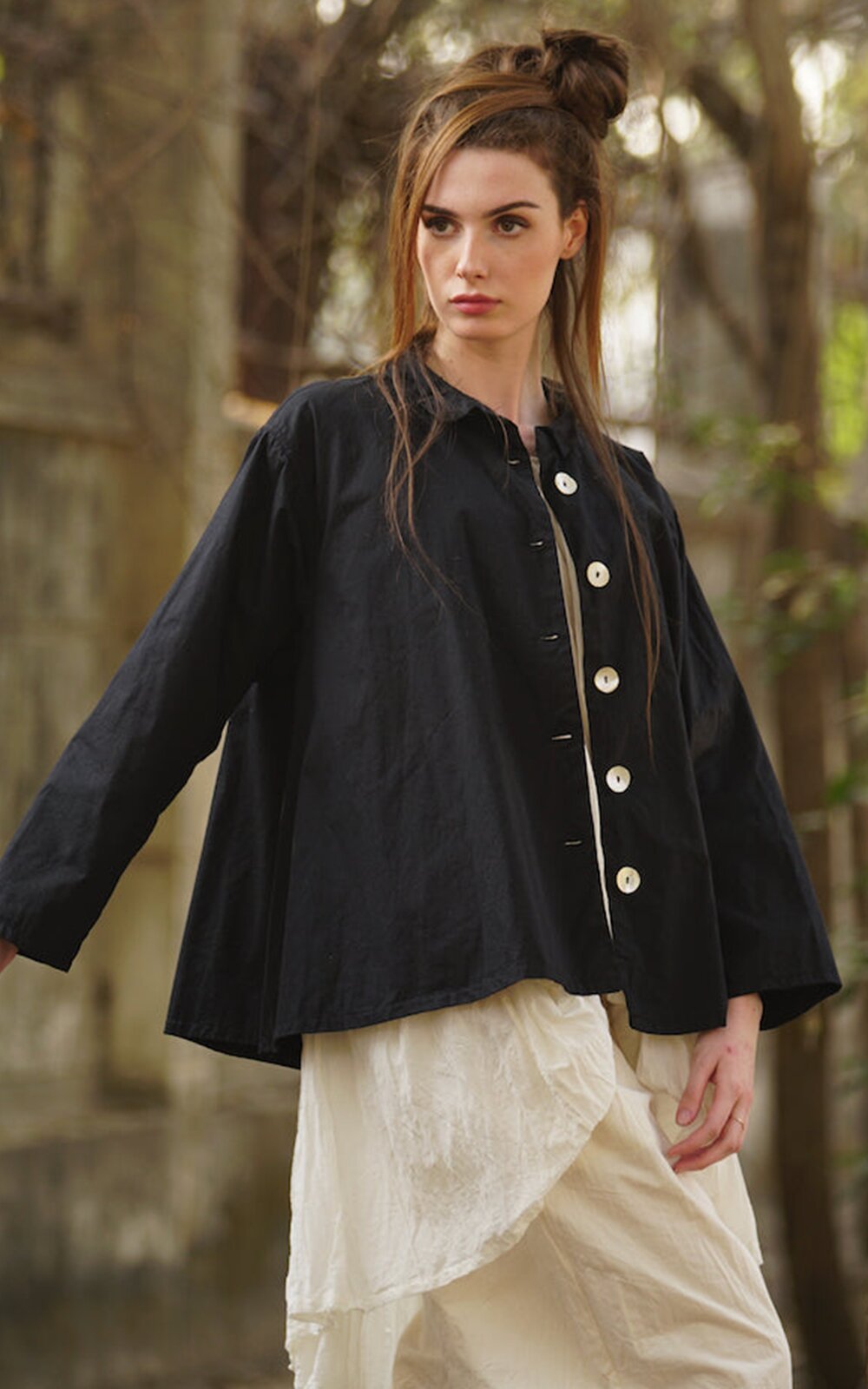 Matisse Jacket In Cotton product photo.
