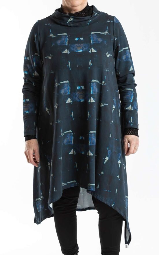 Tunic product photo.