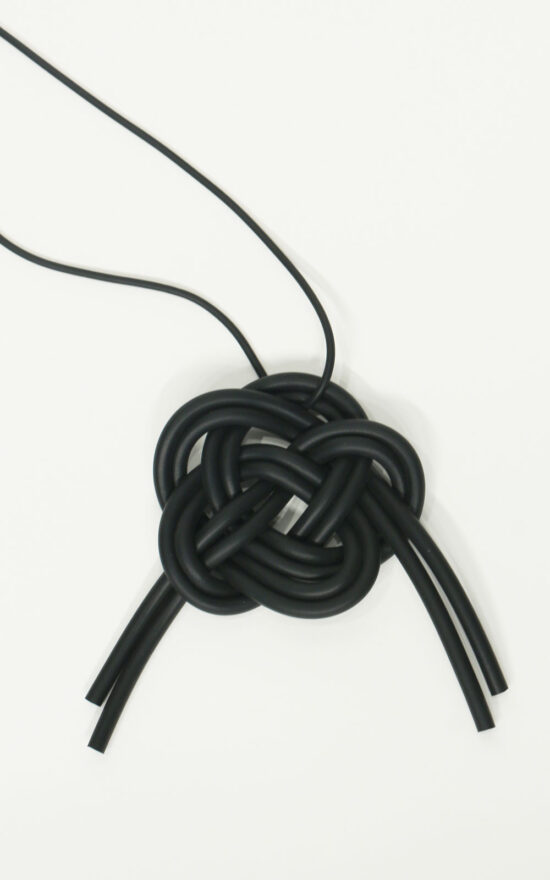 Mizuhiki Necklace product photo.