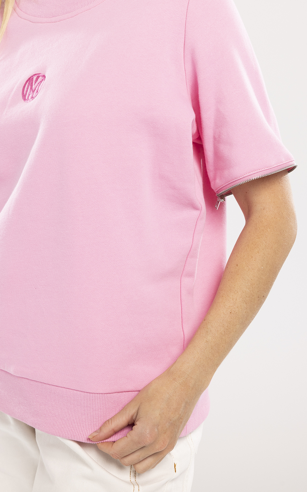 Zip Sweat  product photo.