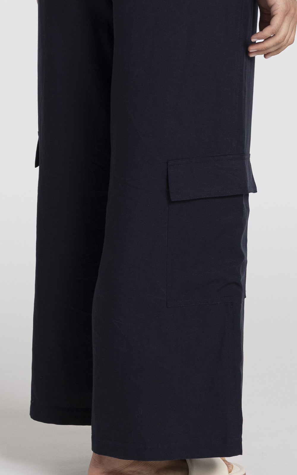 Dahlia Pant product photo.