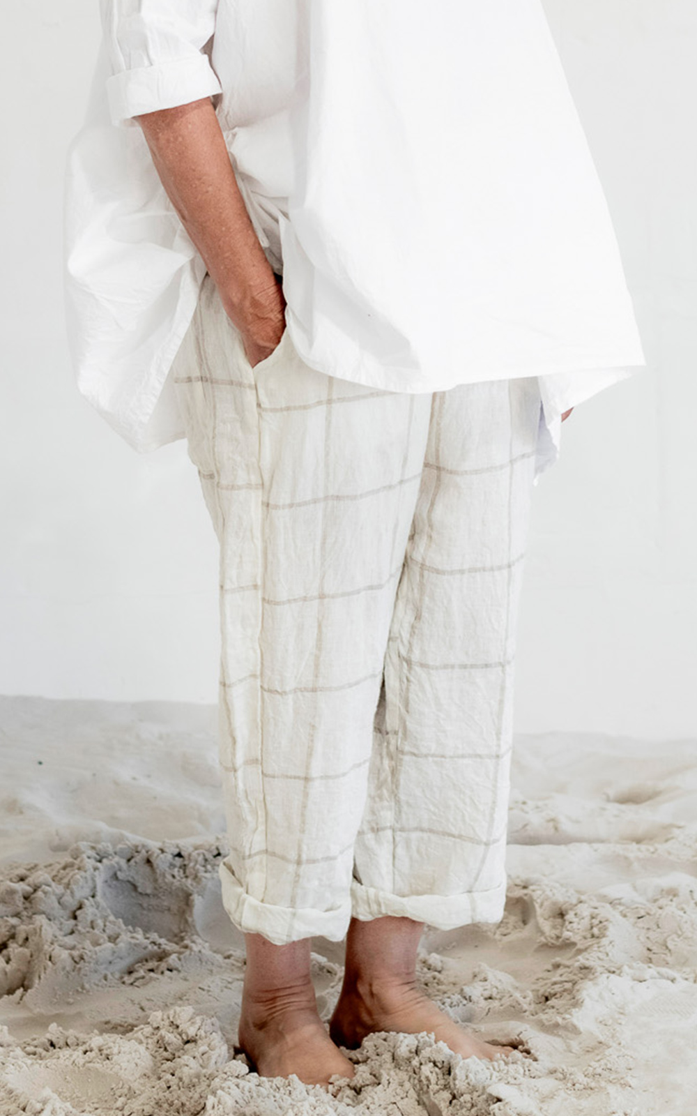 Morton Pants Linen product photo.