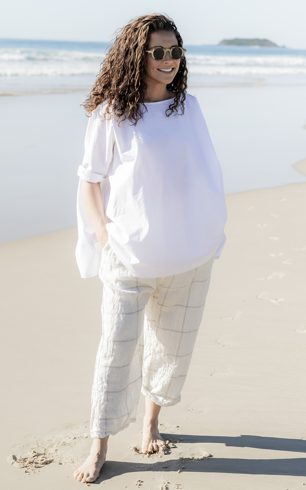Morton Pants Linen product photo.