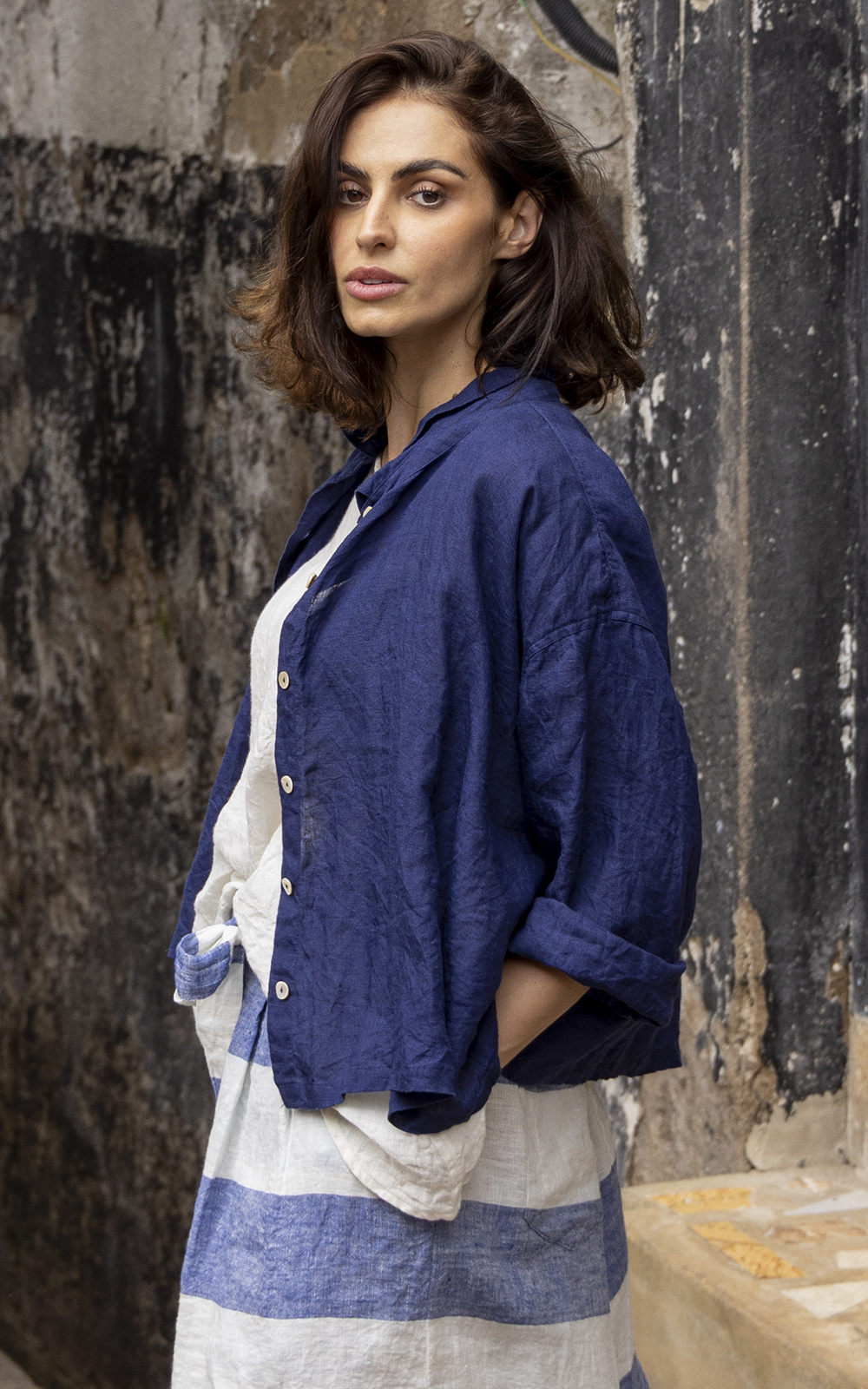 Moyo Shirt Linen product photo.