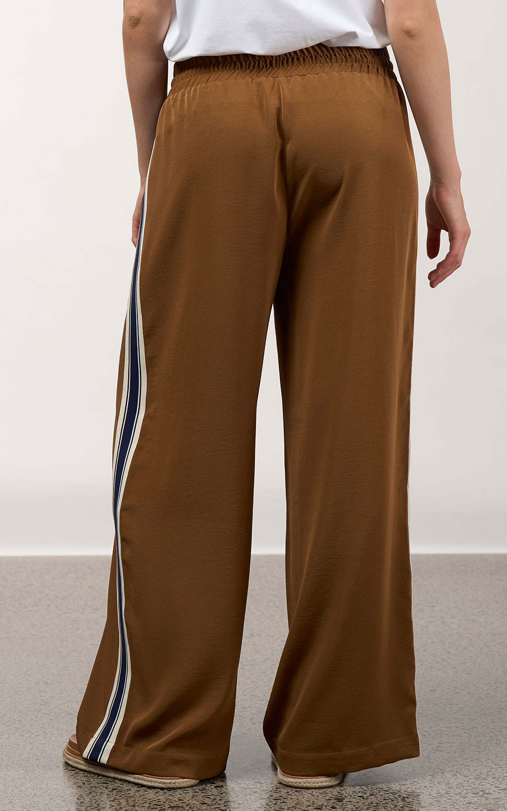 Linear Pant product photo.