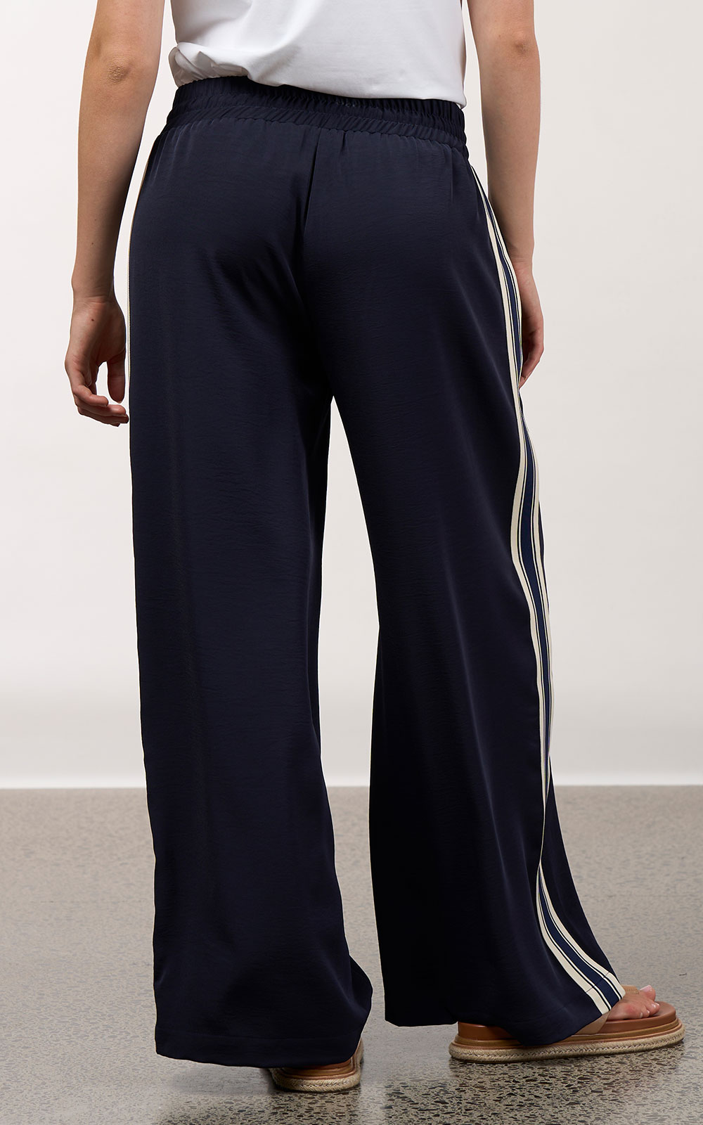 Linear Pant product photo.