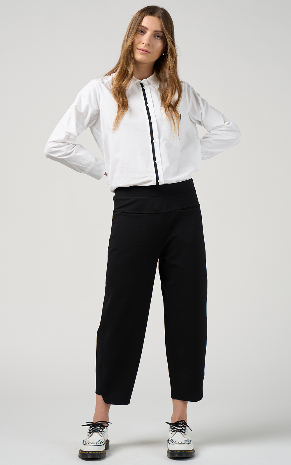 Ledge Pant product photo.