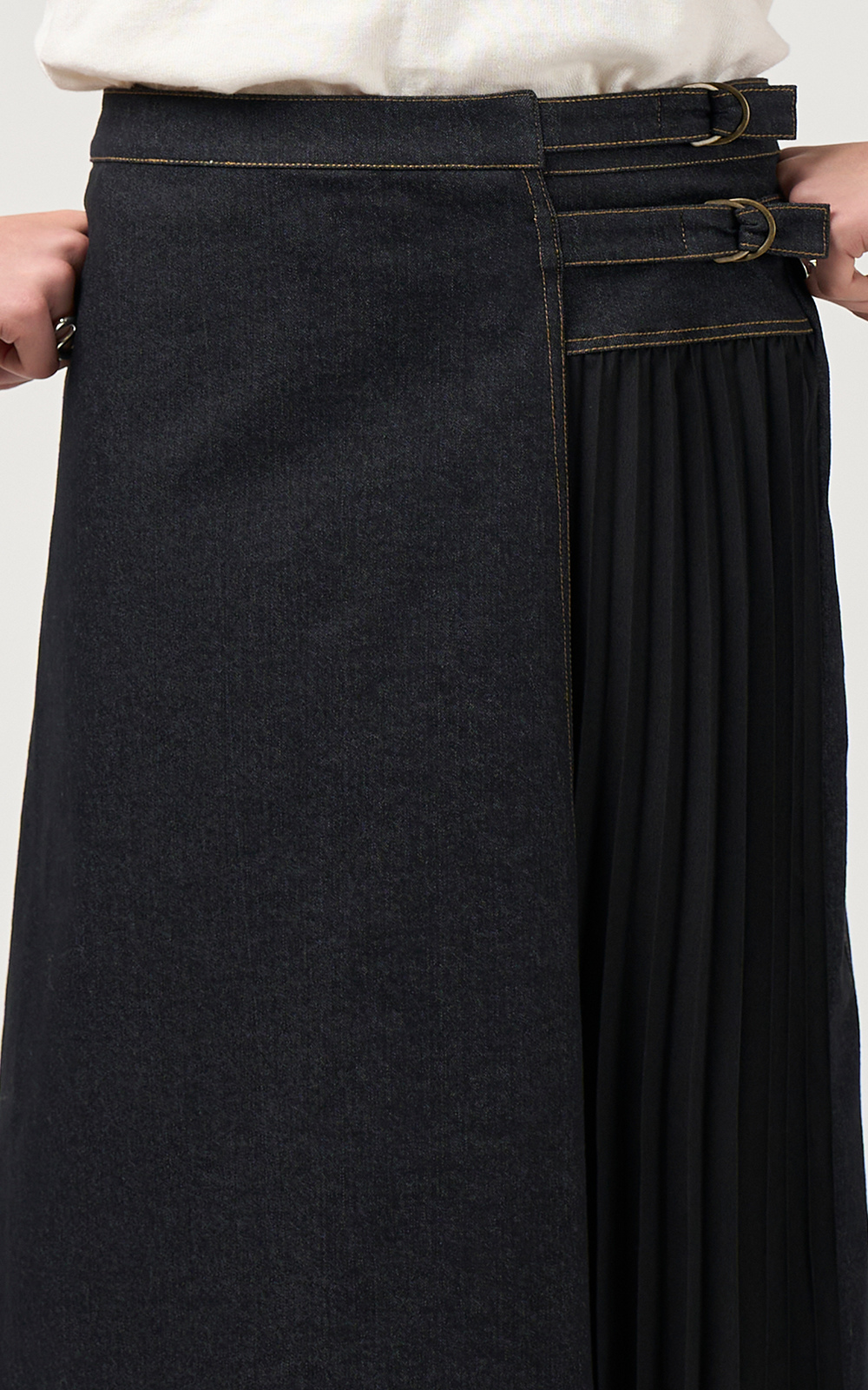 Nova Skirt product photo.