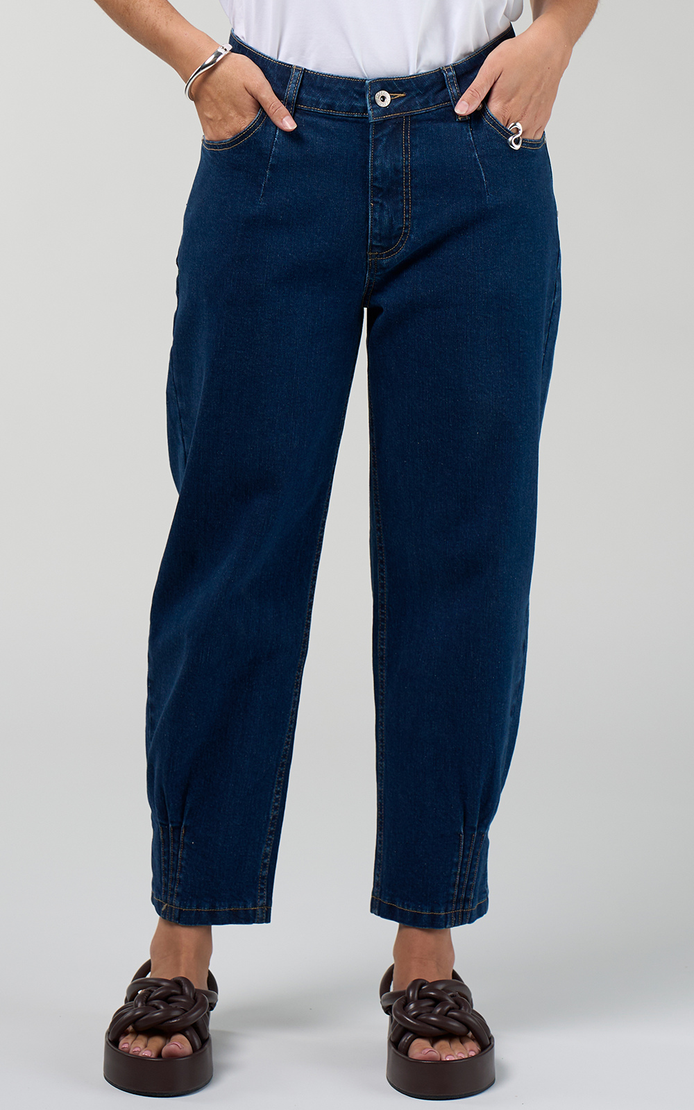 Trio Jean product photo.