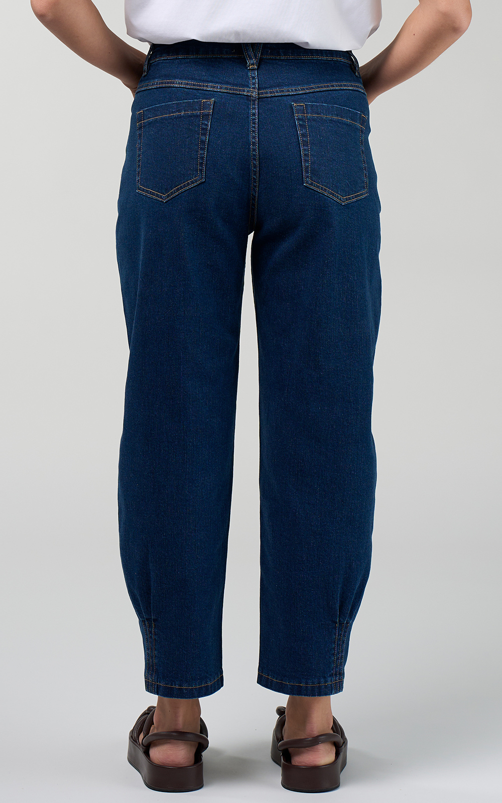 Trio Jean product photo.