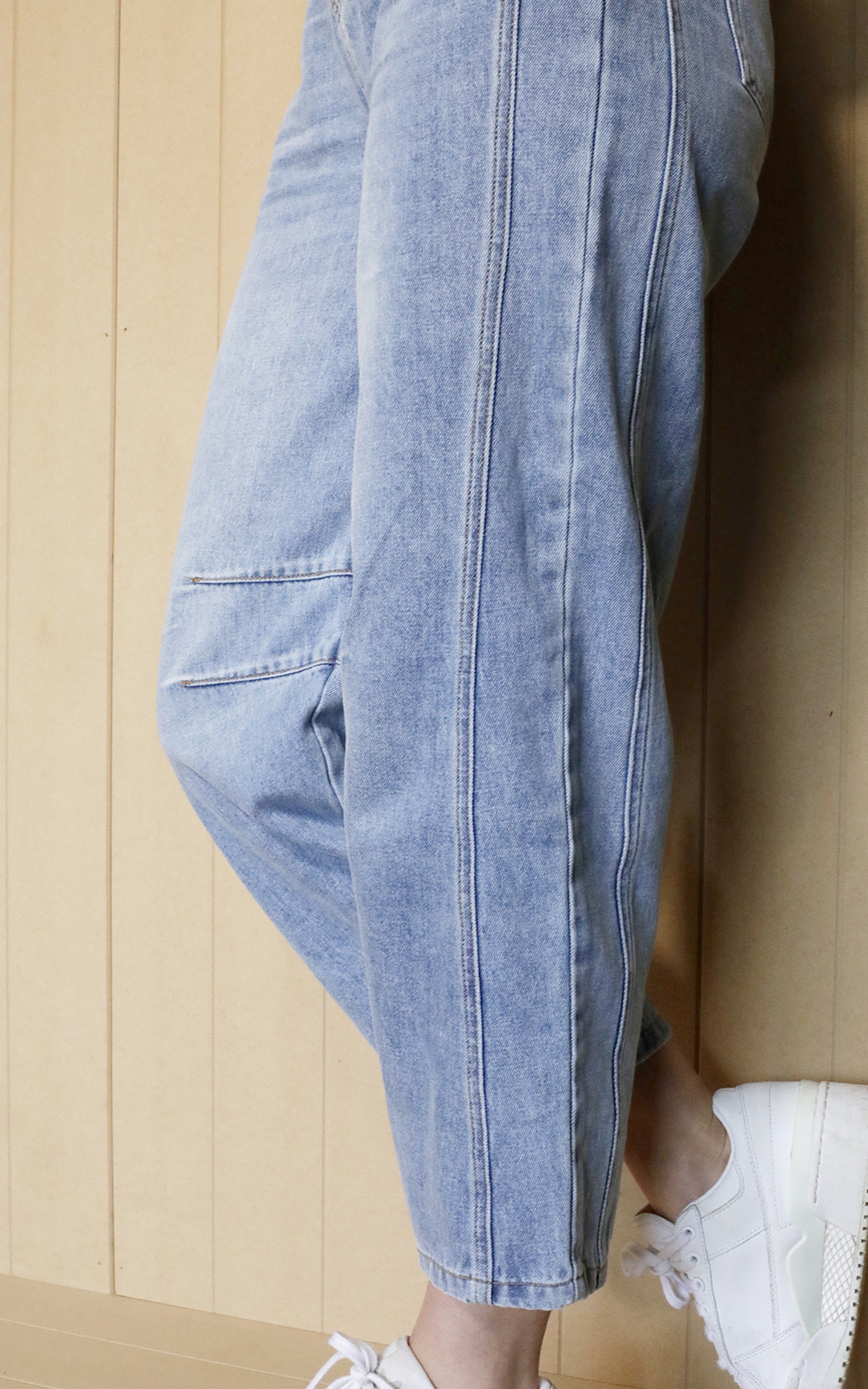 Louis Barrel Jean product photo.