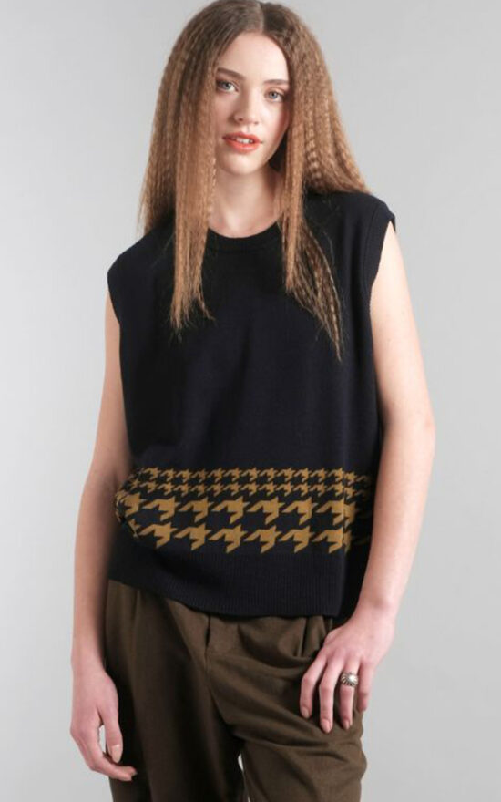 Canny Vest product photo.
