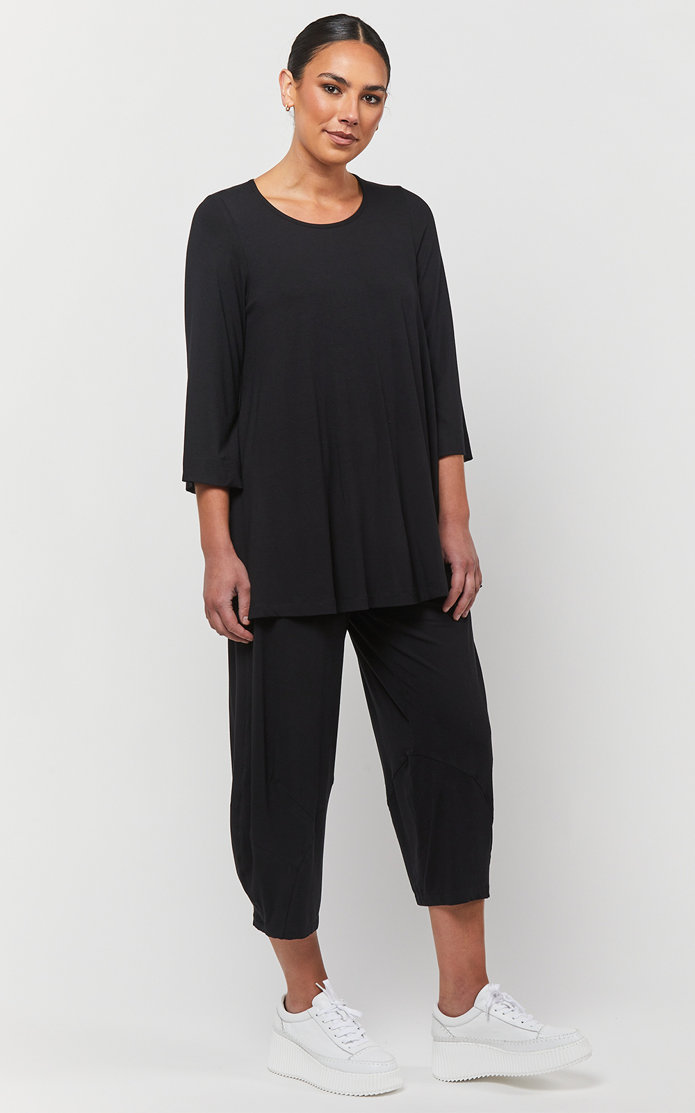 Supernova Tuck Pant product photo.