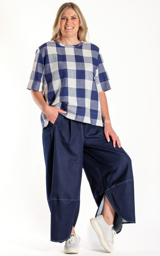Apartmento Pants product photo.