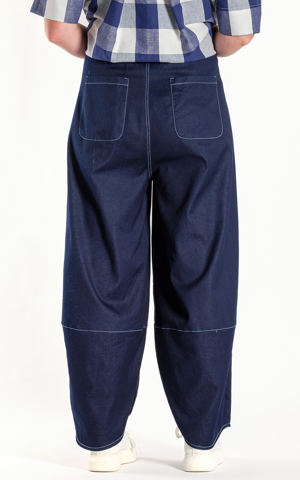 Apartmento Pants product photo.