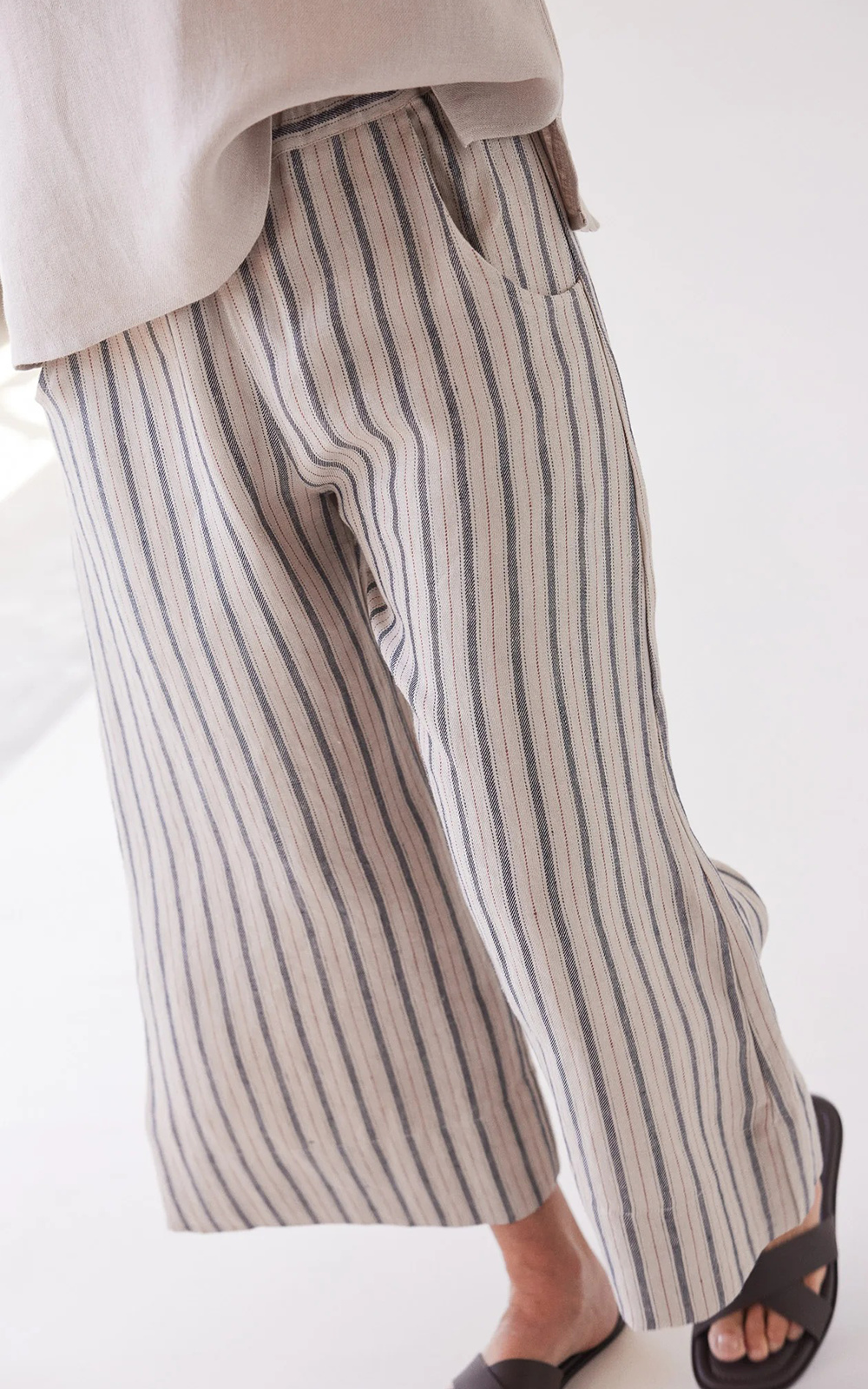 Oliver Pant product photo.