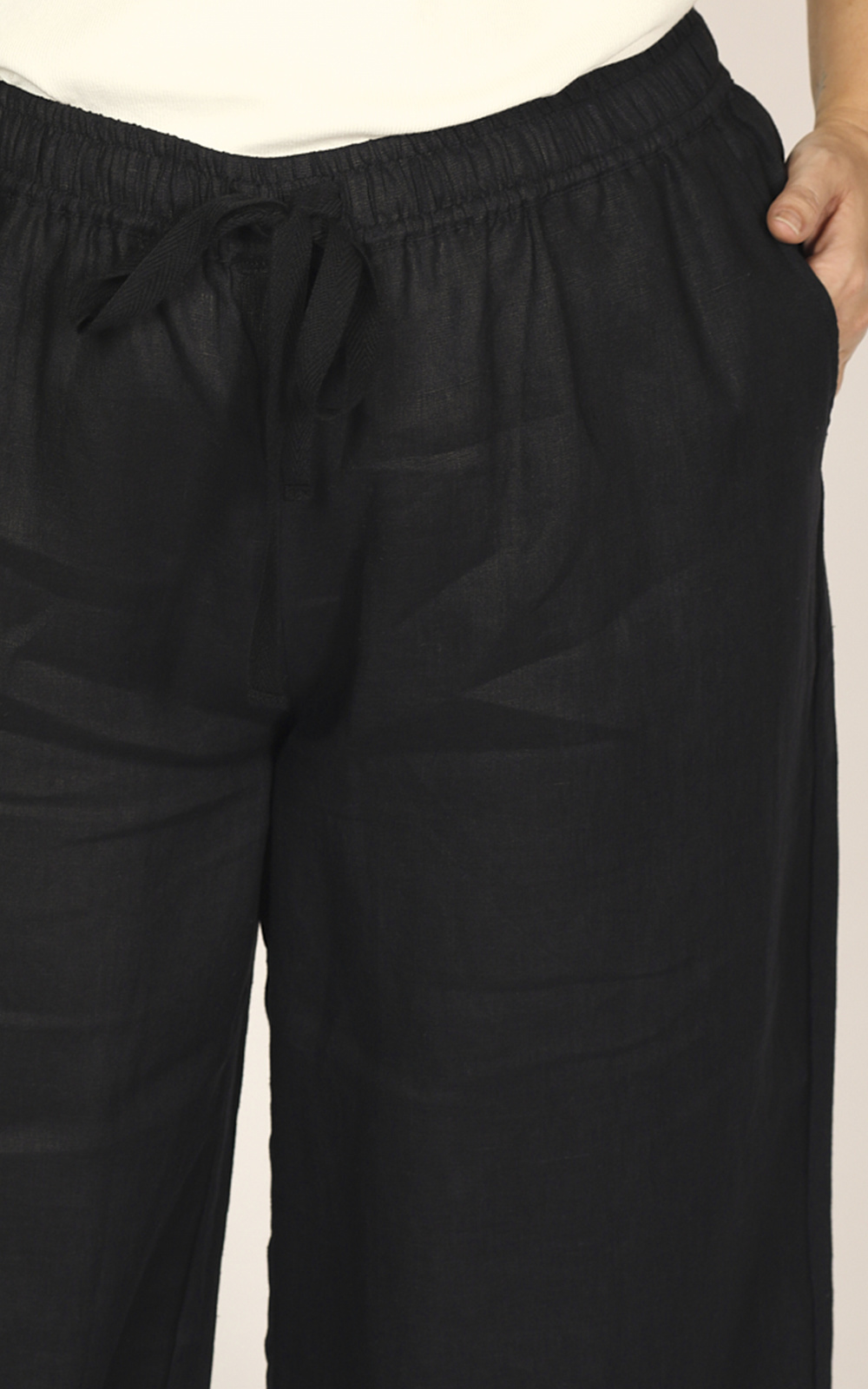 Breezy Linen Relaxed Pant product photo.